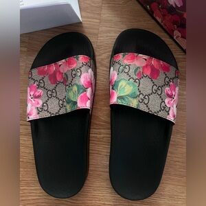 Gucci Women's Floral Slide Sandals - Pink and Green